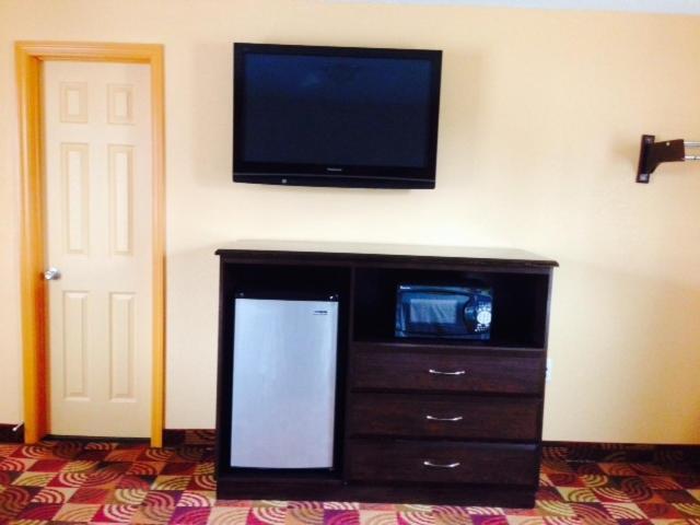 Blue Sky Inn Glens Falls-Saratoga-Lake George Стая снимка