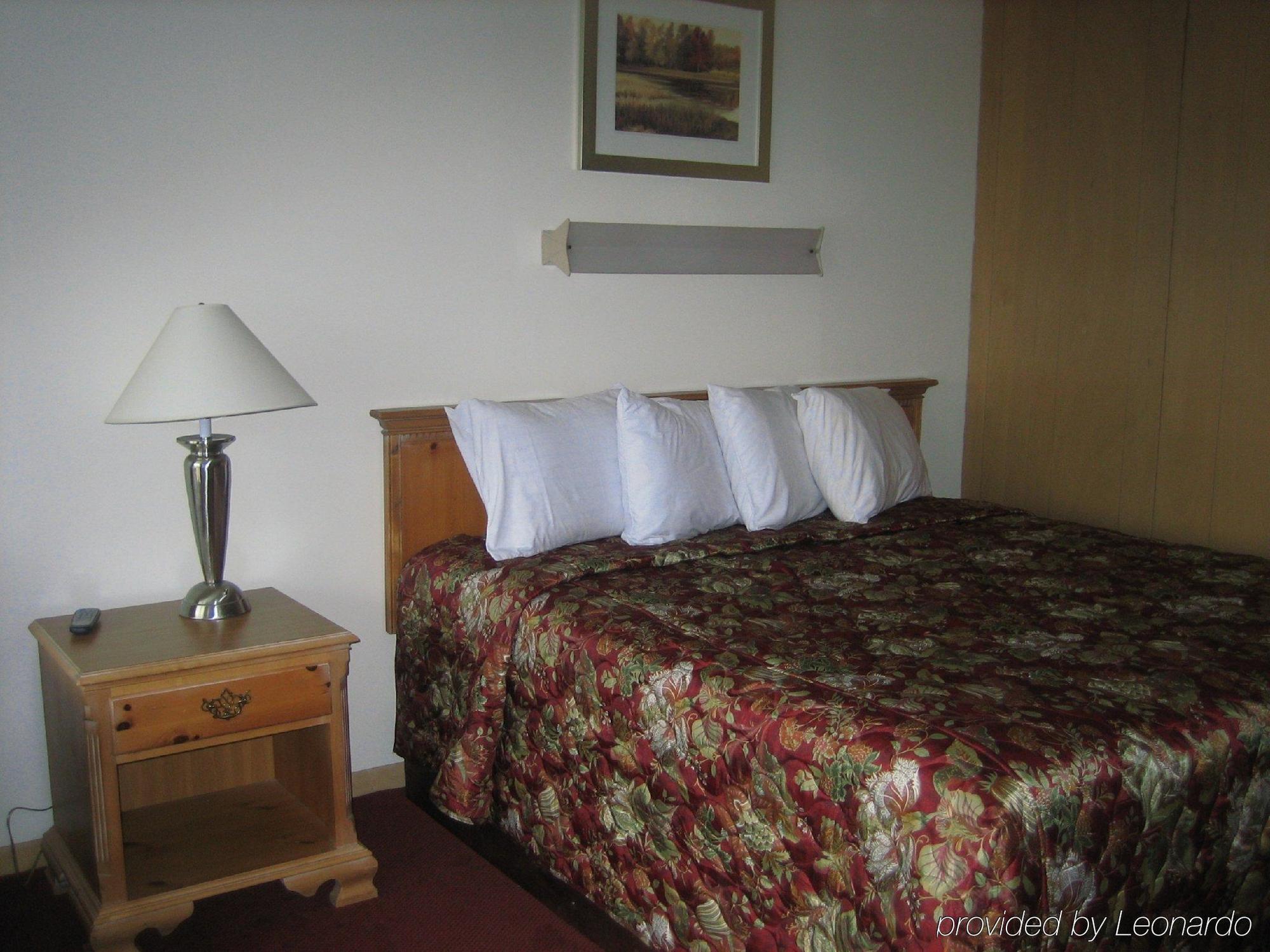 Blue Sky Inn Glens Falls-Saratoga-Lake George Екстериор снимка
