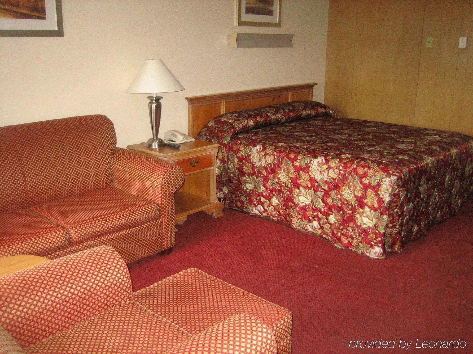Blue Sky Inn Glens Falls-Saratoga-Lake George Екстериор снимка