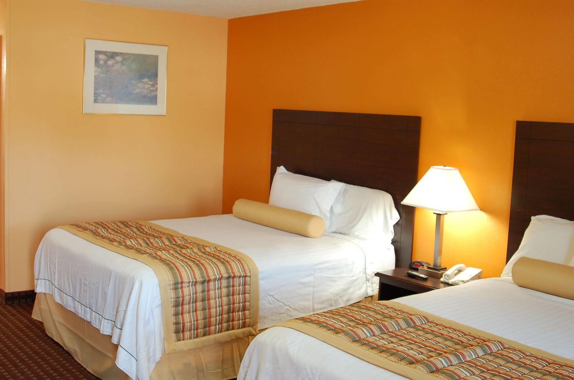 Blue Sky Inn Glens Falls-Saratoga-Lake George Екстериор снимка