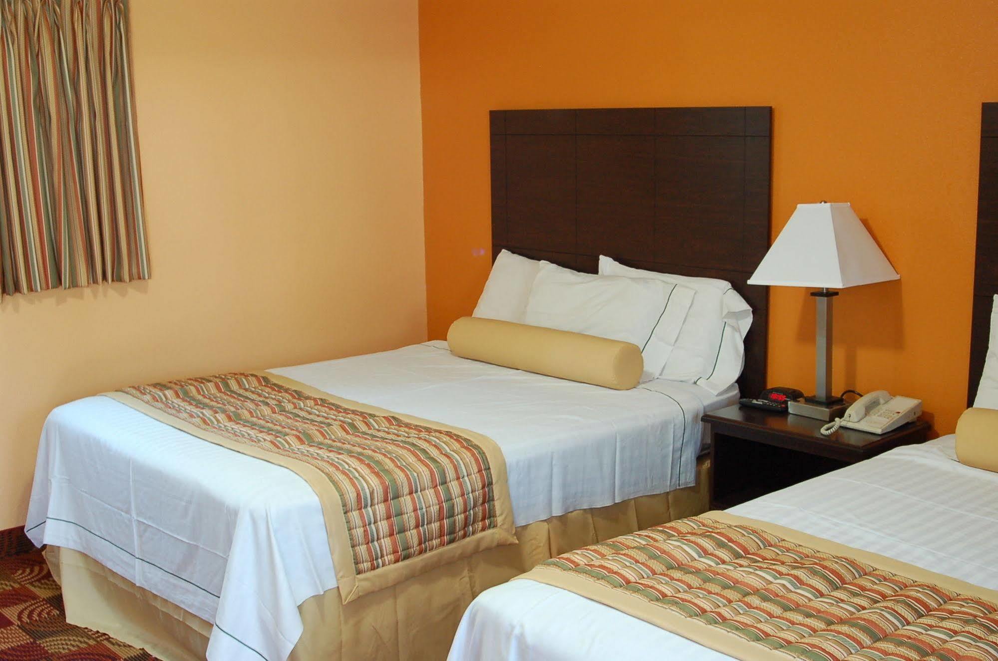 Blue Sky Inn Glens Falls-Saratoga-Lake George Екстериор снимка